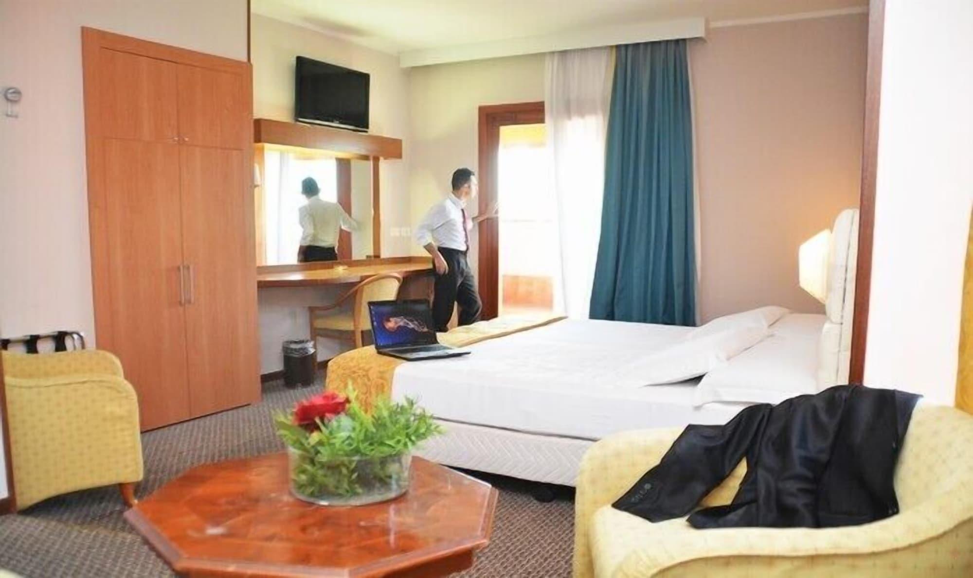 Hotel Delta Florence Calenzano Esterno foto